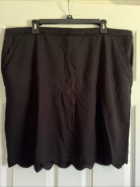 Skies Are Blue Black Scalloped Hem Skirt